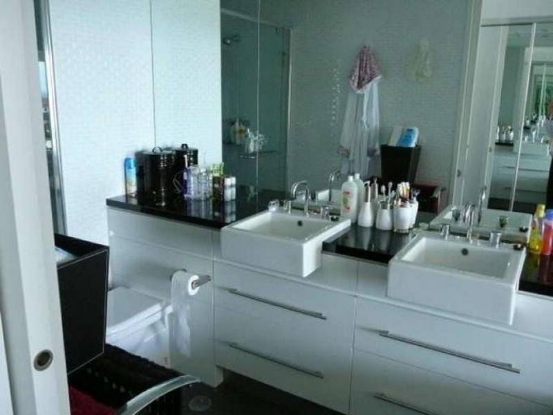 Broadbeach QLD 4218
