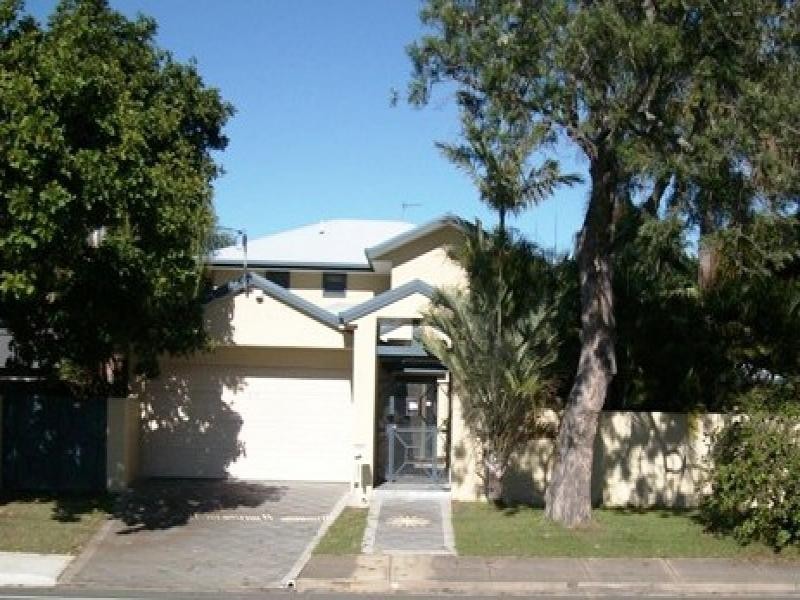 Broadbeach Waters QLD 4218