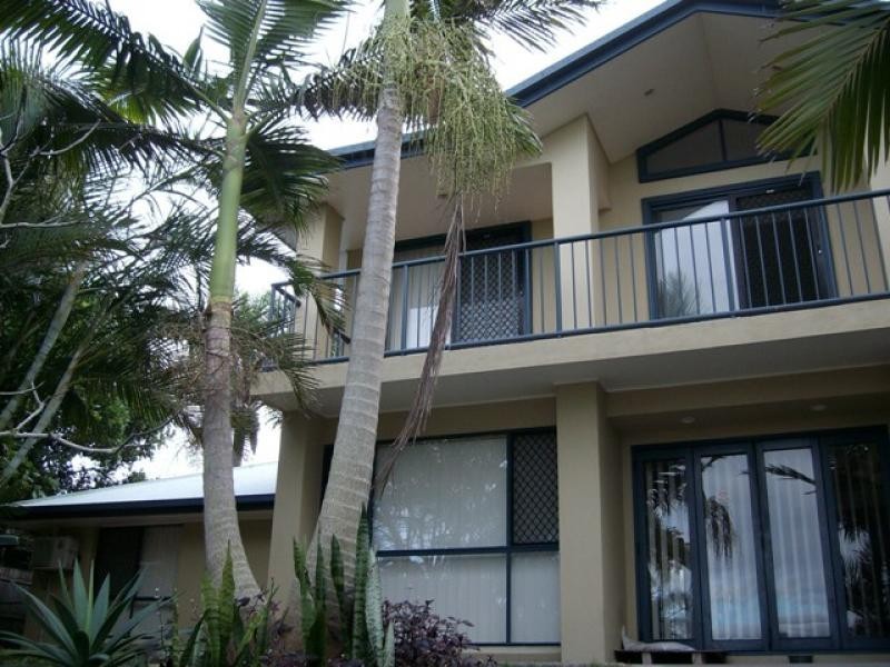 Broadbeach Waters QLD 4218