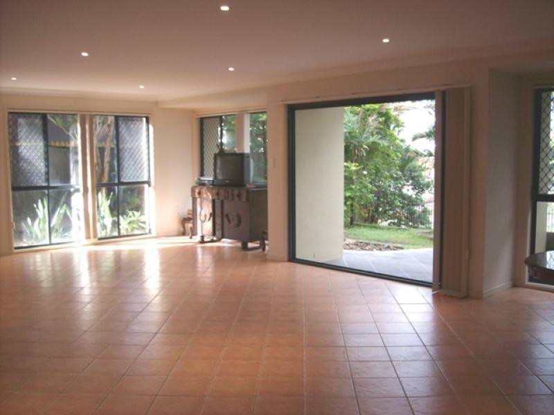 Broadbeach Waters QLD 4218
