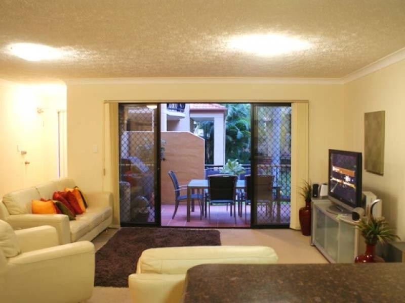 2/61 North Street, Southport QLD 4215