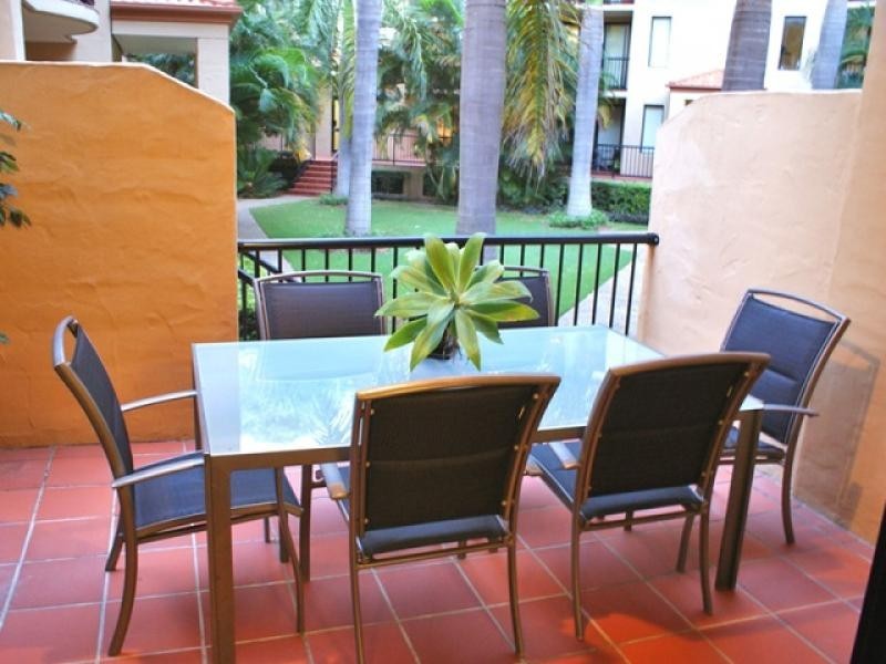 2/61 North Street, Southport QLD 4215