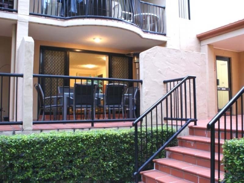 2/61 North Street, Southport QLD 4215