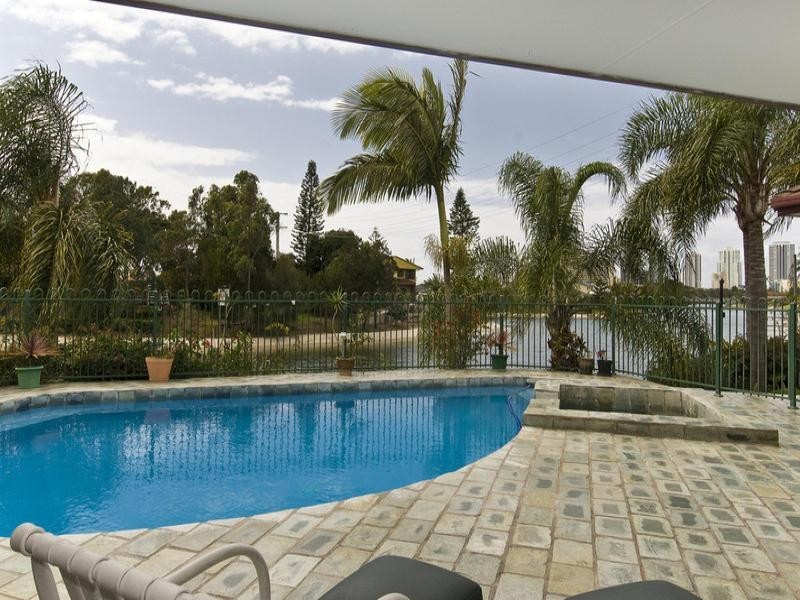 Broadbeach Waters QLD 4218