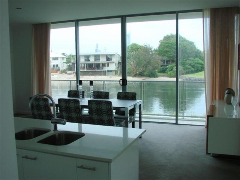 Broadbeach QLD 4218