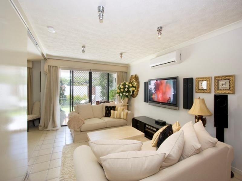 4/31 Railway Street, Southport QLD 4215