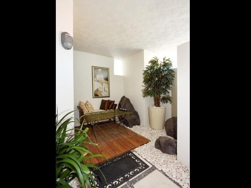 4/31 Railway Street, Southport QLD 4215