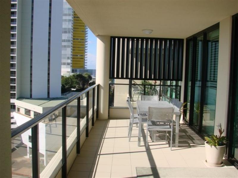 1003/2685 Gold Coast Highway, Broadbeach QLD 4218