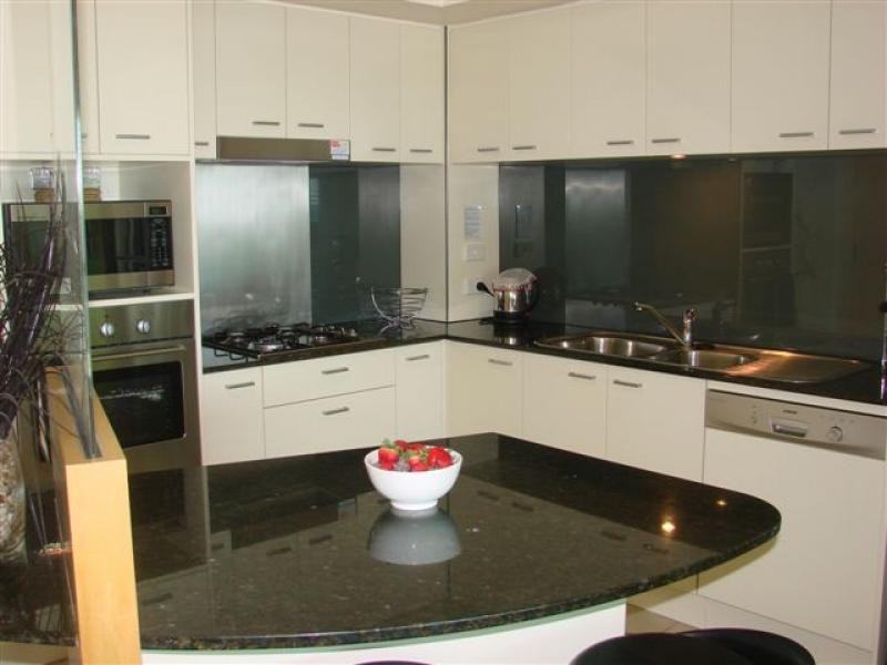1003/2685 Gold Coast Highway, Broadbeach QLD 4218