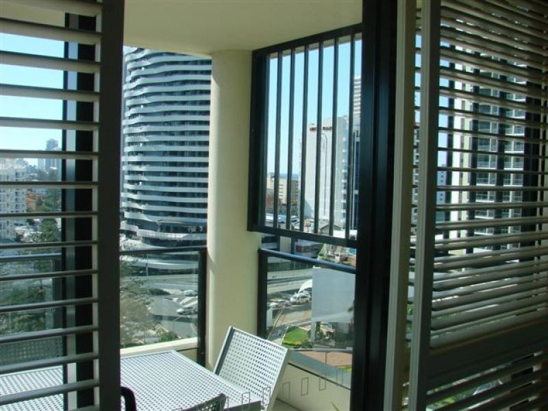 1003/2685 Gold Coast Highway, Broadbeach QLD 4218