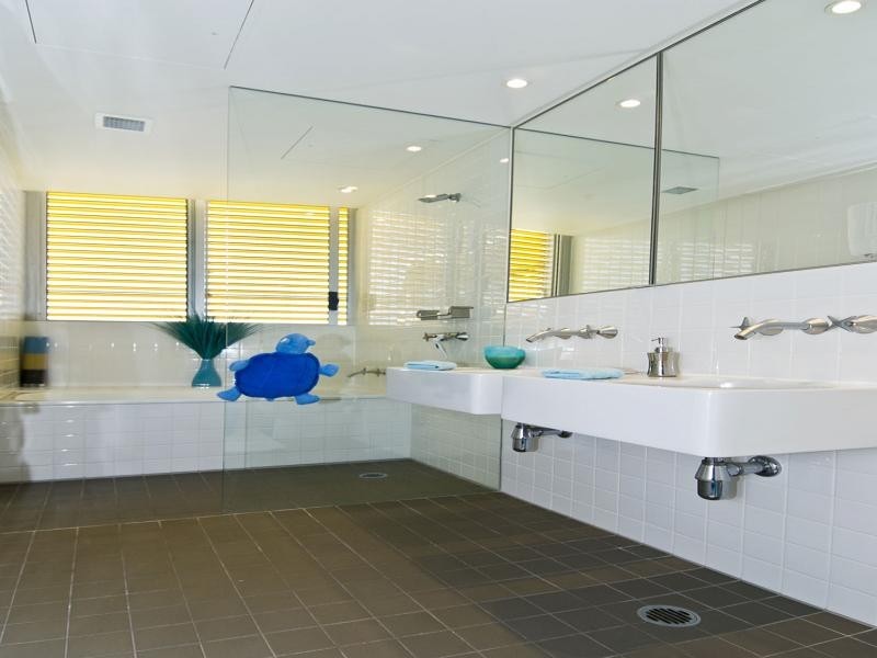 Broadbeach QLD 4218