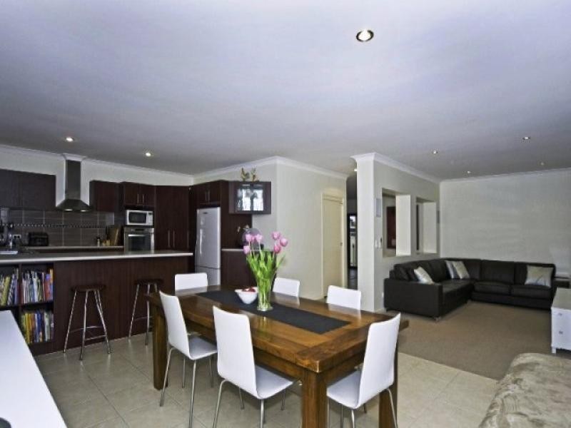 46 Annerley Ave, Runaway Bay QLD 4216