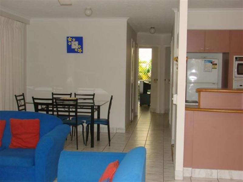122/10 Alexandra Ave, Broadbeach QLD 4218