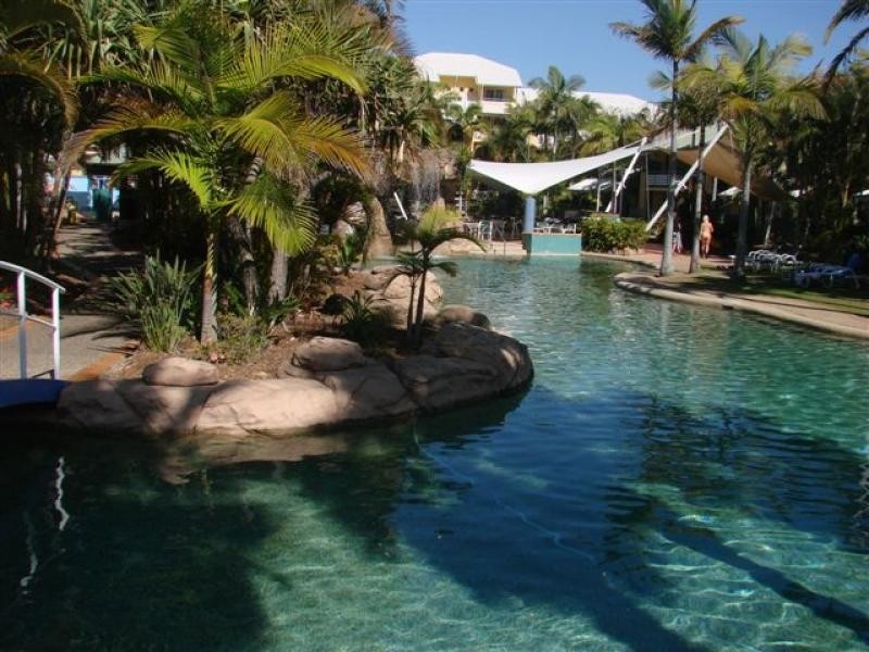 122/10 Alexandra Ave, Broadbeach QLD 4218