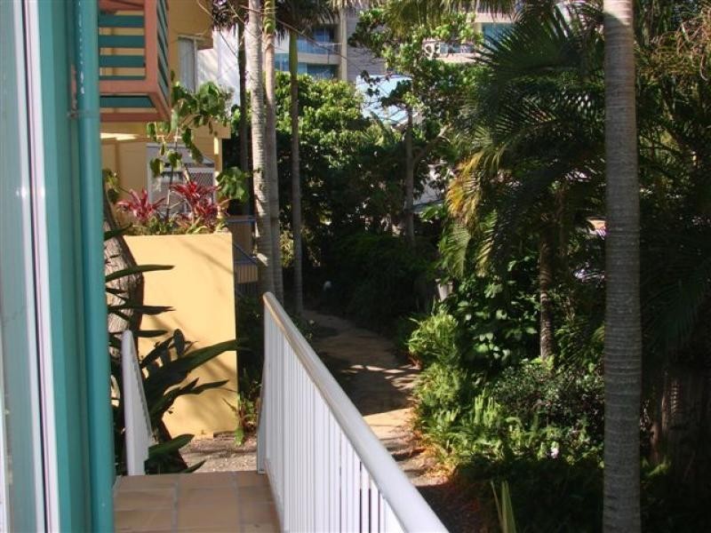 122/10 Alexandra Ave, Broadbeach QLD 4218