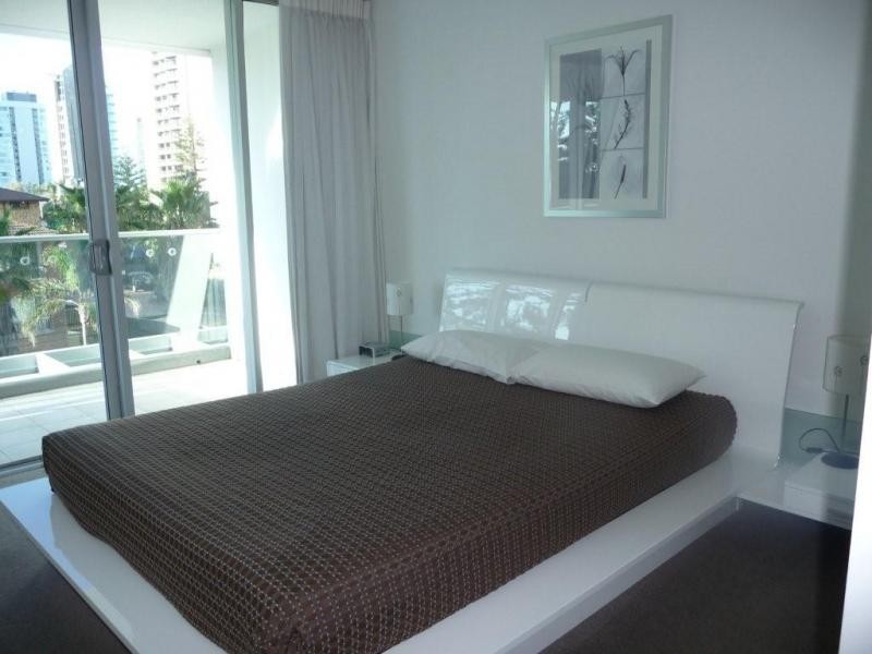 304/18 Enderley Avenue, Surfers Paradise QLD 4217