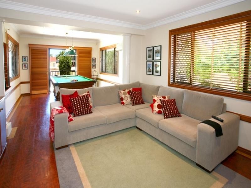 9 Montrose Court, Benowa QLD 4217