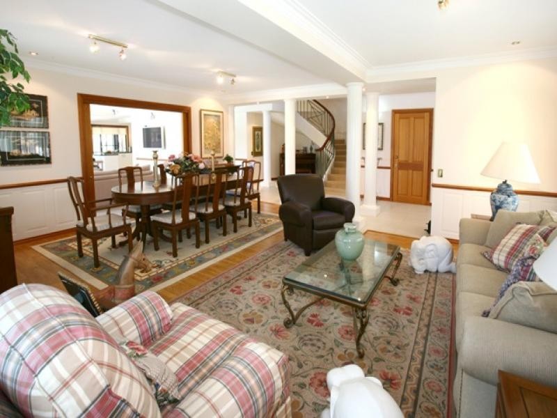 9 Montrose Court, Benowa Waters QLD 4217