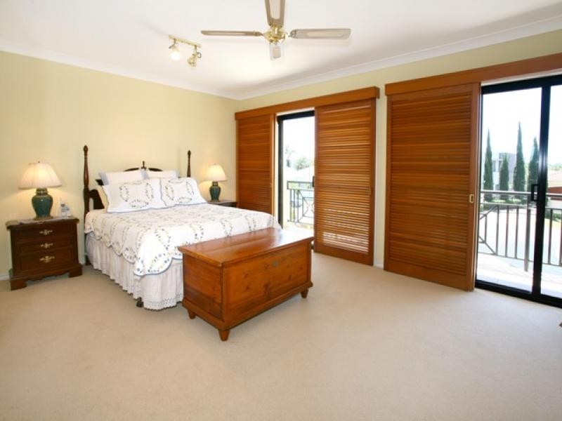 9 Montrose Court, Benowa Waters QLD 4217