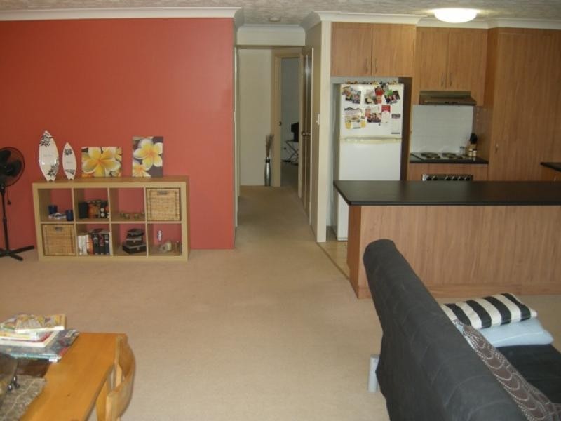 2/25 Walton Street, Southport QLD 4215