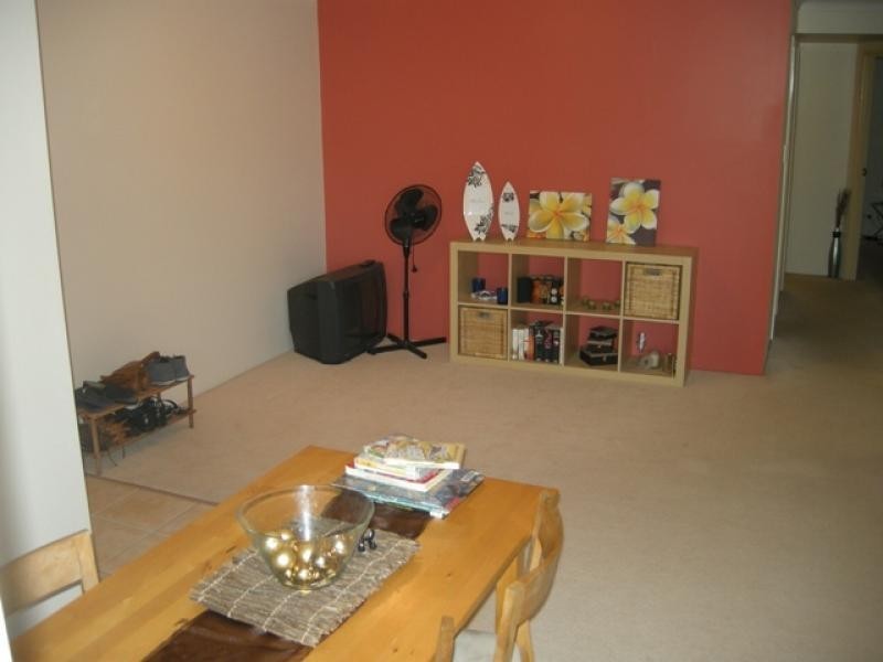 2/25 Walton Street, Southport QLD 4215