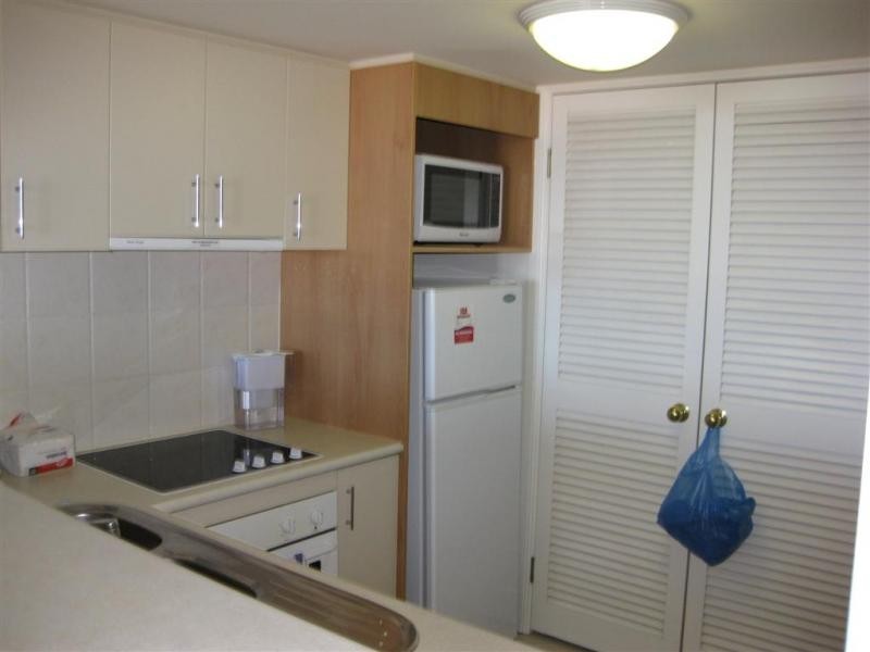 1094/2623 Gold Coast Highway, Broadbeach QLD 4218