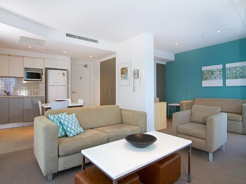 401/18 Enderley Avenue, Surfers Paradise QLD 4217