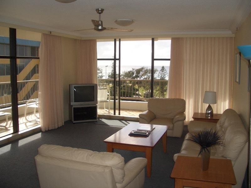 4C/1 Albert Avenue, Broadbeach QLD 4218