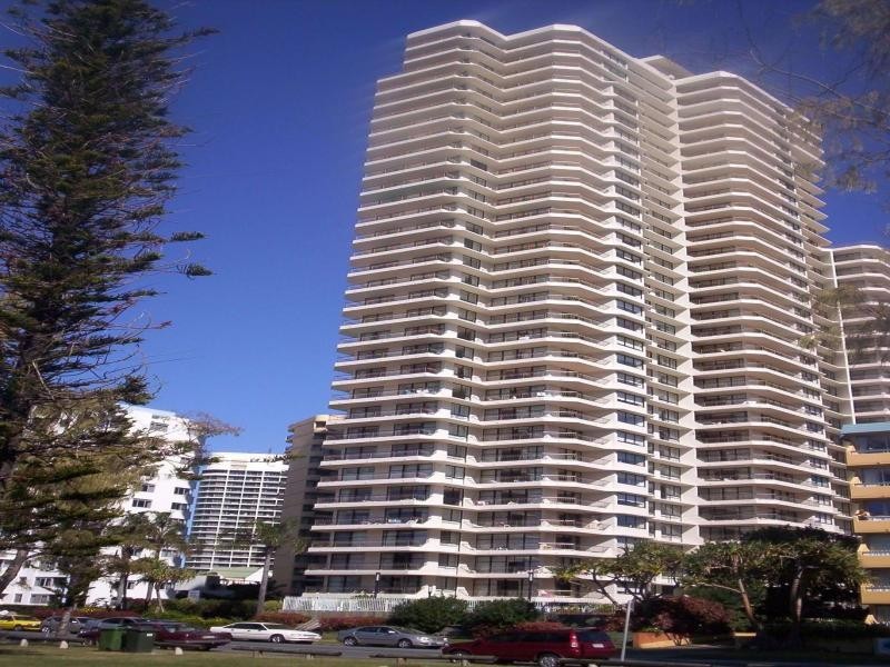 4C/1 Albert Avenue, Broadbeach QLD 4218