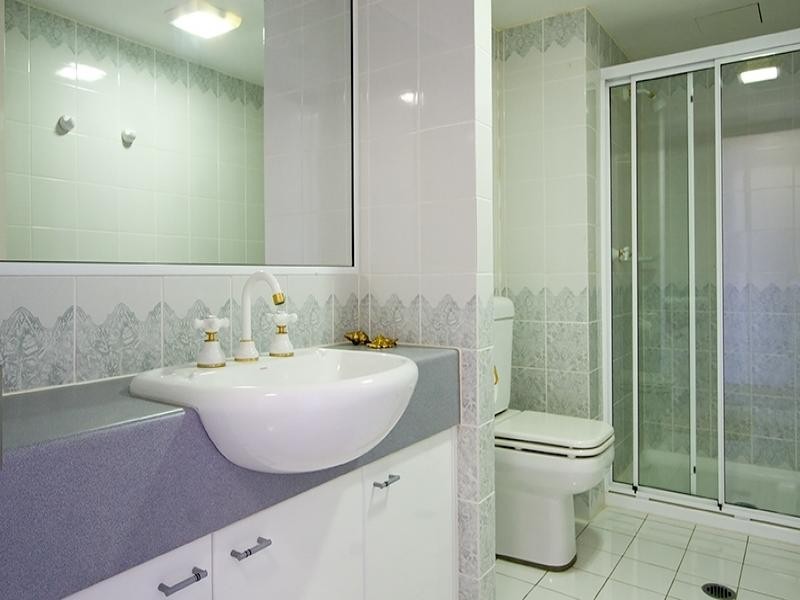 102/129 Surf Parade, Broadbeach QLD 4218