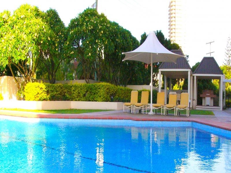 102/129 Surf Parade, Broadbeach QLD 4218