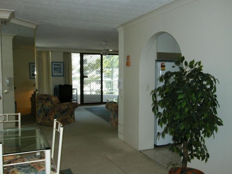 18/85 Old Burleigh Road, Surfers Paradise QLD 4217