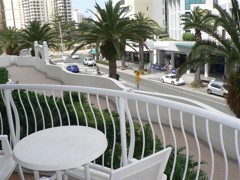2213/24 Queensland Avenue, Broadbeach QLD 4218