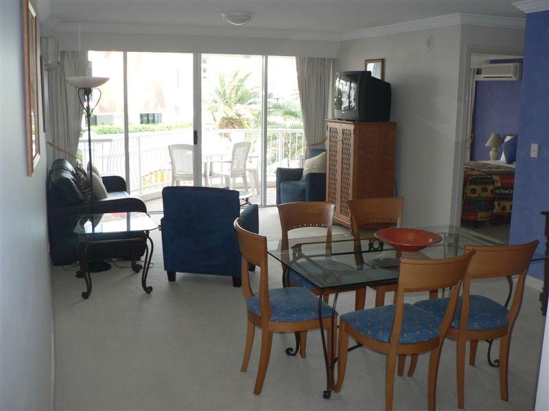 2213/24 Queensland Avenue, Broadbeach QLD 4218