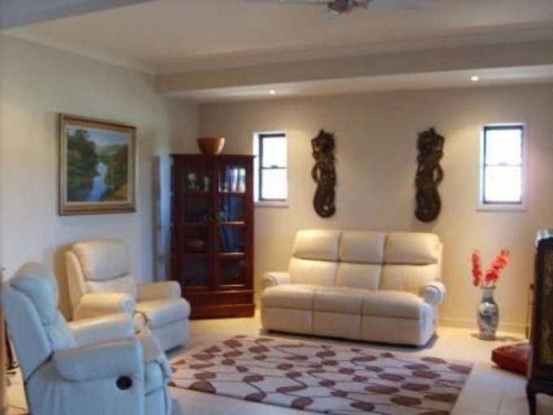 41 Sheffield Cct, Pacific Pines QLD 4211