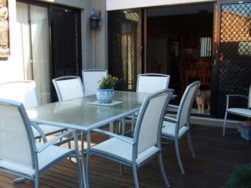 41 Sheffield Cct, Pacific Pines QLD 4211