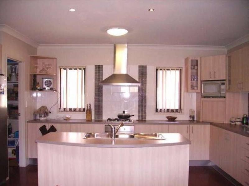 41 Sheffield Cct, Pacific Pines QLD 4211