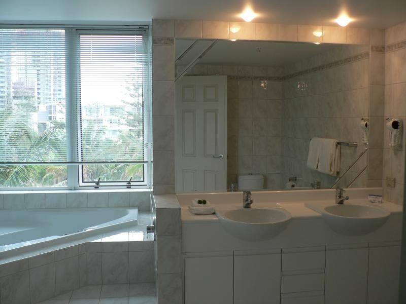 Broadbeach QLD 4218