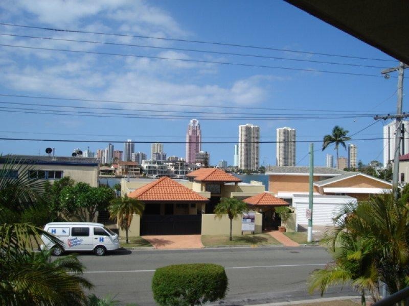 13/112 Stanhill Drive, Chevron Island QLD 4217