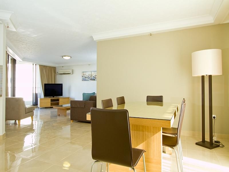 8/4 Thornton Avenue, Surfers Paradise QLD 4217