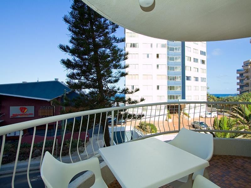 8/4 Thornton Avenue, Surfers Paradise QLD 4217