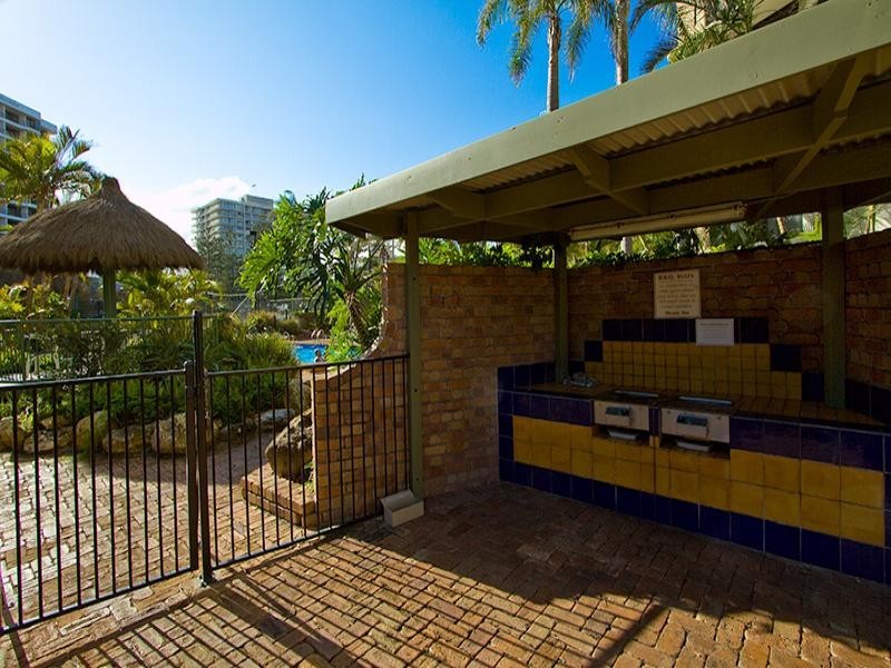 8/4 Thornton Avenue, Surfers Paradise QLD 4217