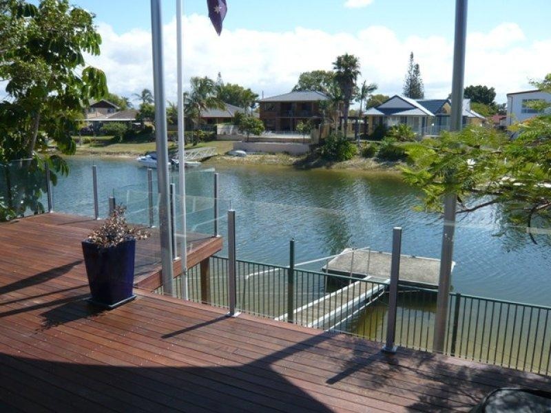 10 Verdichio Avenue, Mermaid Waters QLD 4218