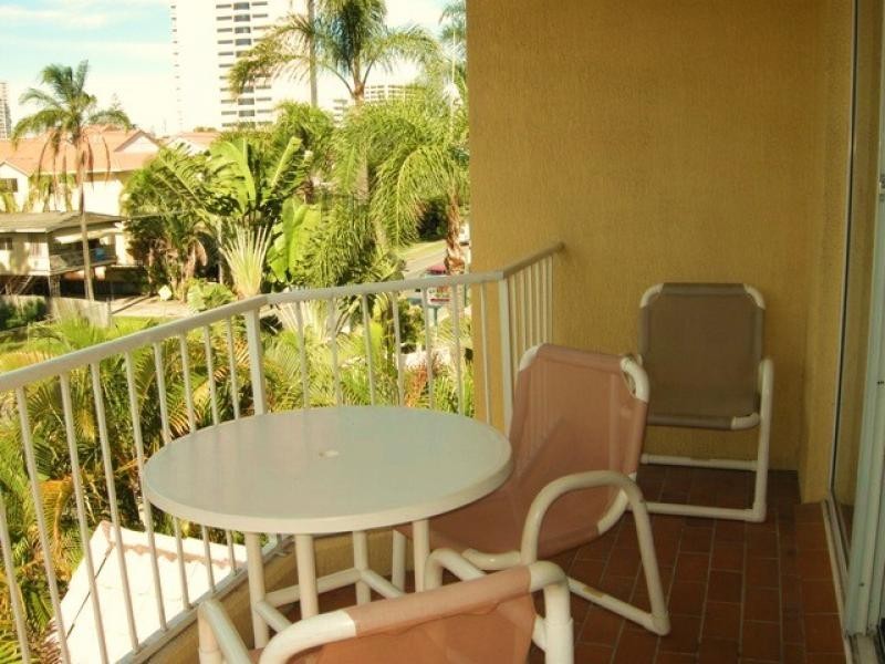 40/30 Monaco Street, Surfers Paradise QLD 4217