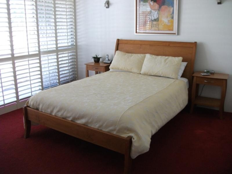 4/20 Old Burleigh Rd, Surfers Paradise QLD 4217