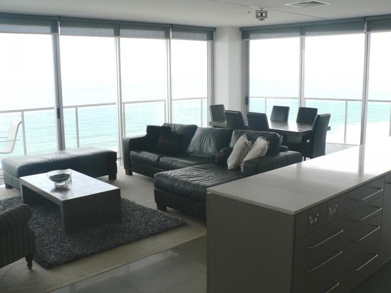 Broadbeach QLD 4218