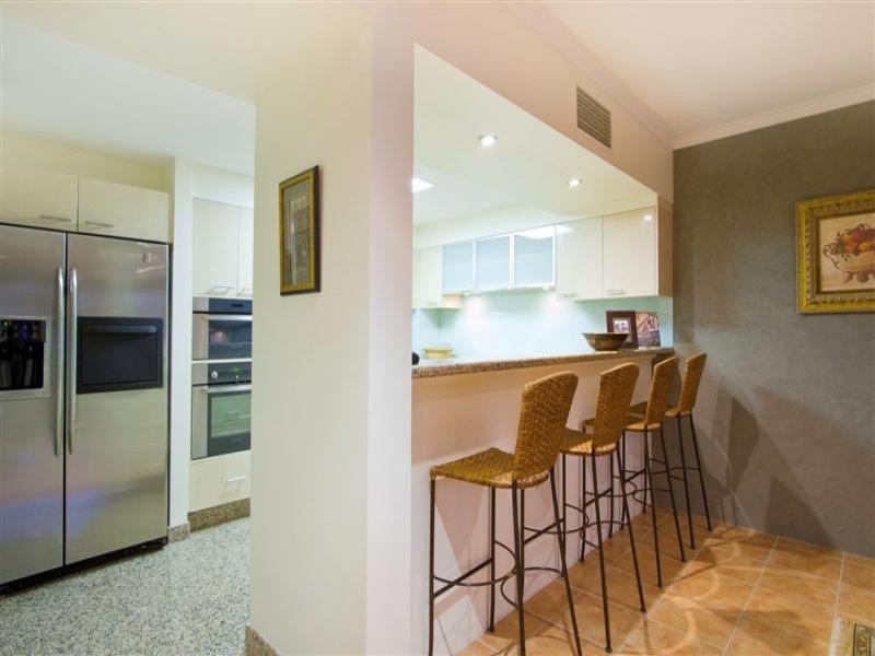 Clear Island Waters QLD 4226