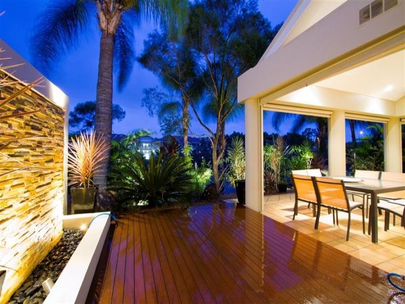 Clear Island Waters QLD 4226