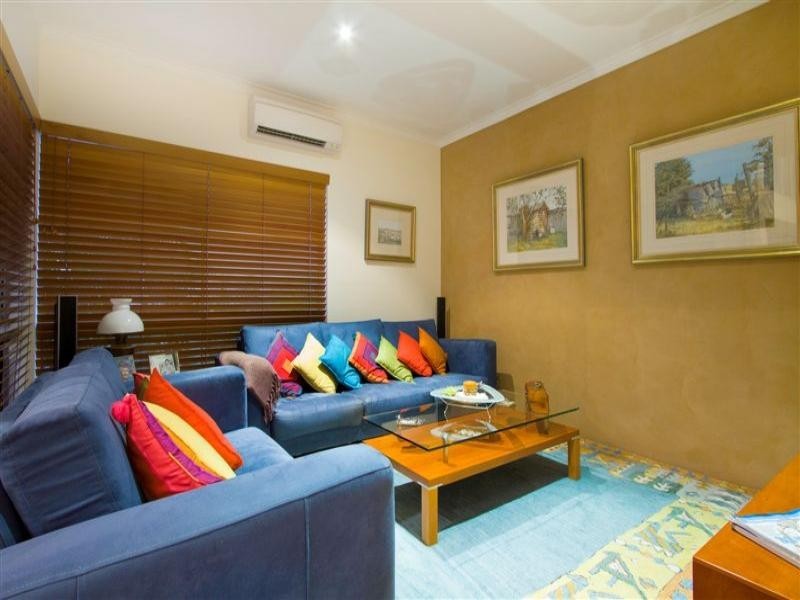 Clear Island Waters QLD 4226