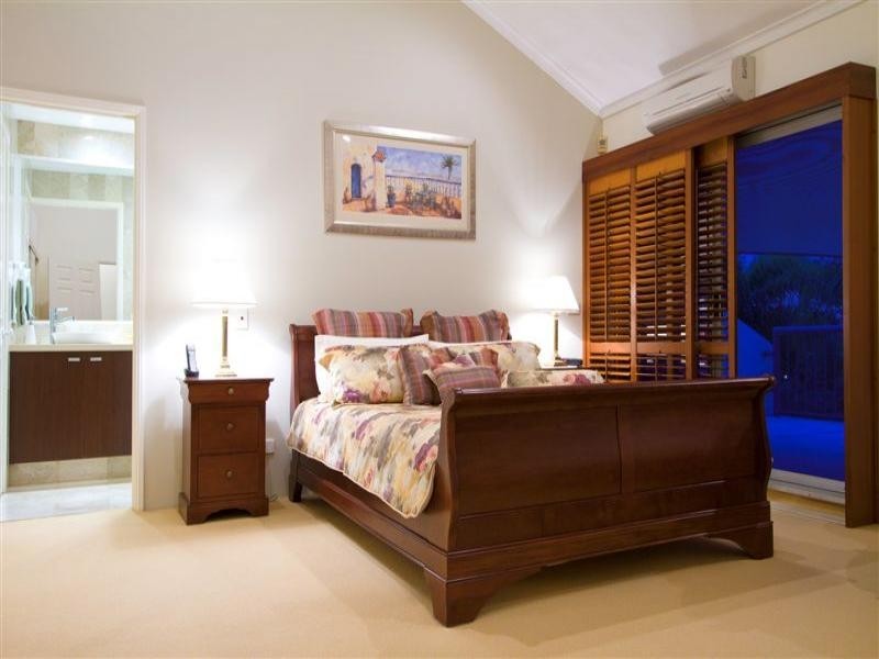 Clear Island Waters QLD 4226